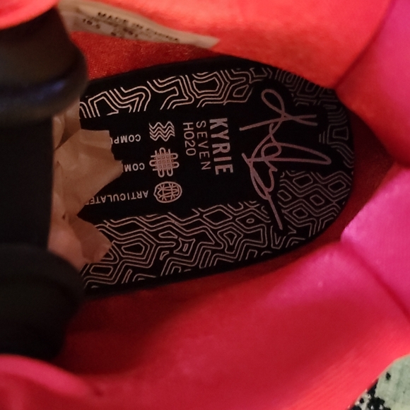 Custom Nike - Picture 7 of 10